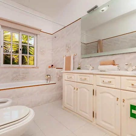 Дом отдыха Royal - Piscina Aquecivel E Jacuzzi